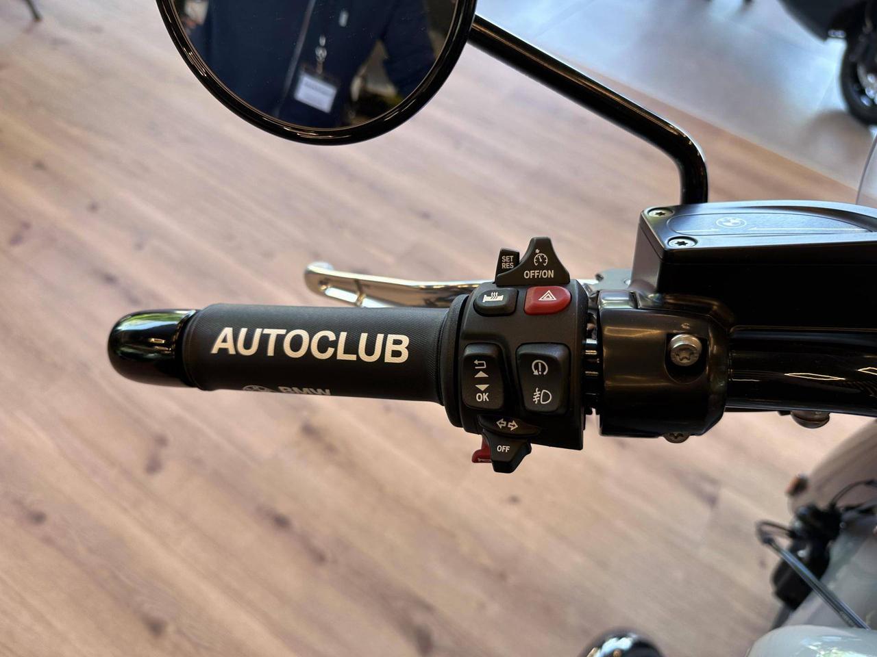 BMW R 18 Classic Blacked Out