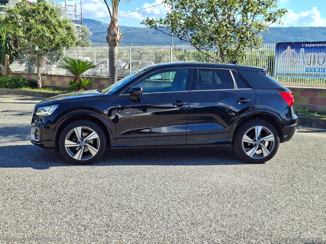AUDI Q2 30 TDI S tronic Identity Black