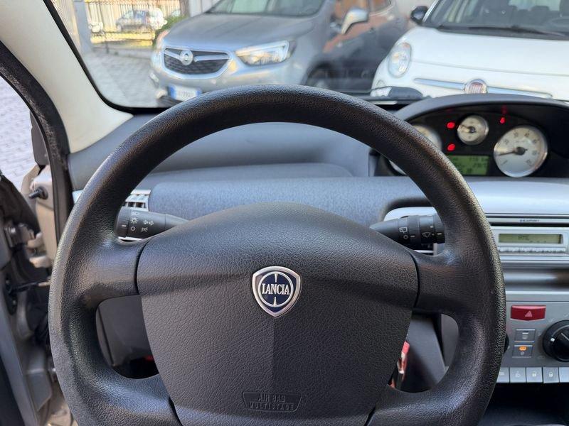 Lancia Ypsilon Ypsilon 1.2 8v Diva 69cv IDONEA NEOPATENTATI