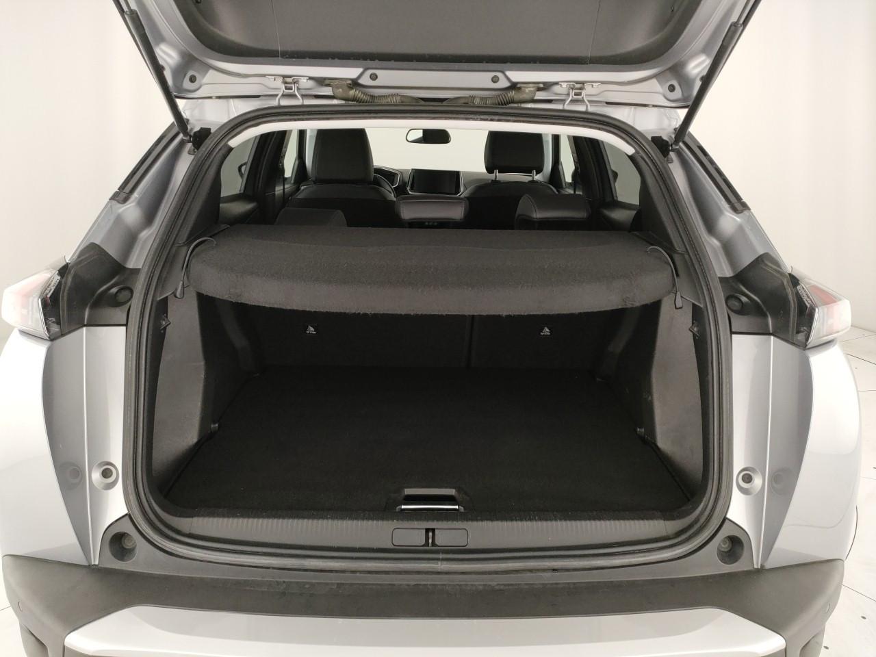 PEUGEOT e-2008 Allure Pack 100kW