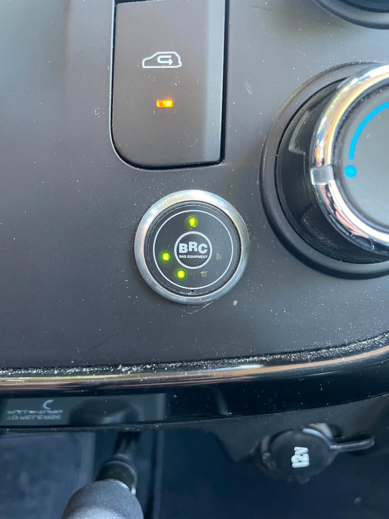 Mahindra KUV100 1.2 VVT M-Bifuel(GPL) K6+