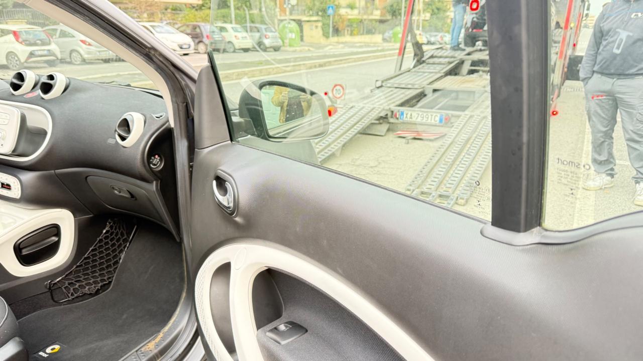 Smart ForTwo 70 1.0 twinamic cabrio Passion LED PDC BLUETOOTH CERCHI 16 PACK SPORT PDC