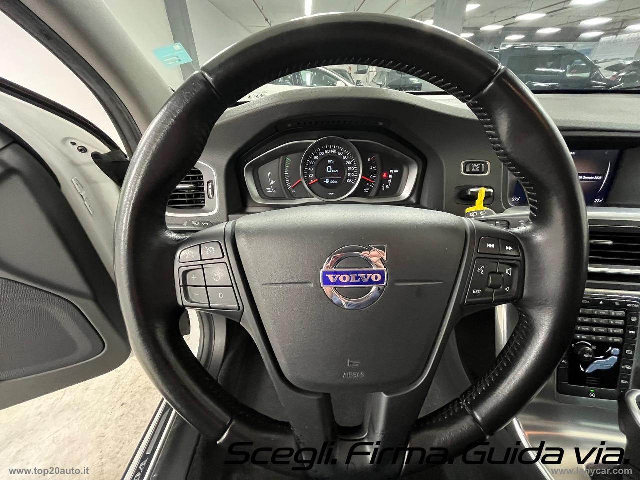 VOLVO V60 Cross Country D3 Geartronic Momentum