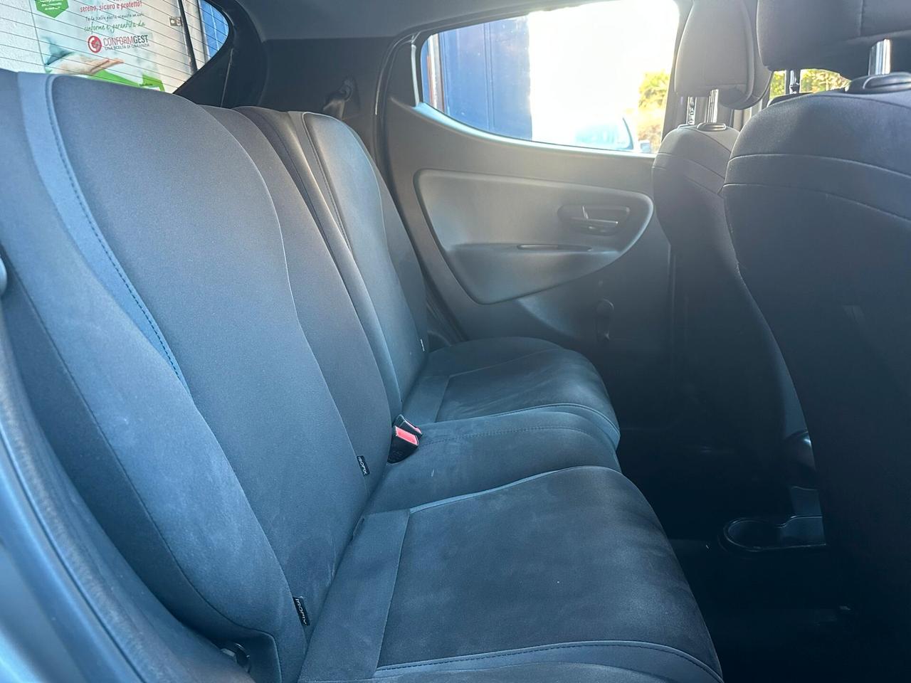 Lancia Ypsilon 1.2 69 CV 5 porte Silver