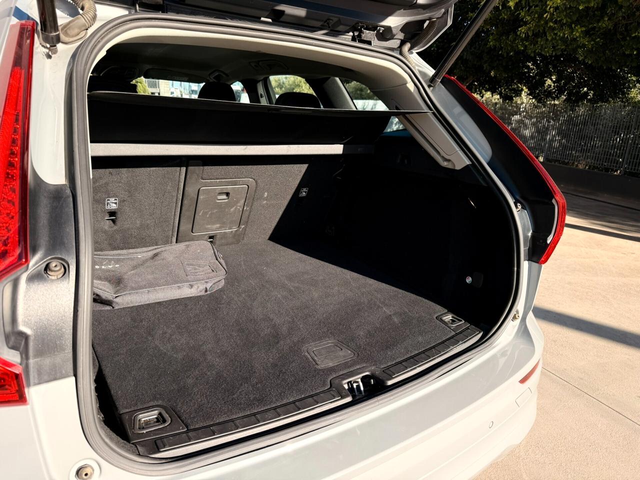 Volvo XC 60 XC60 B4 (d) automatico Core N1
