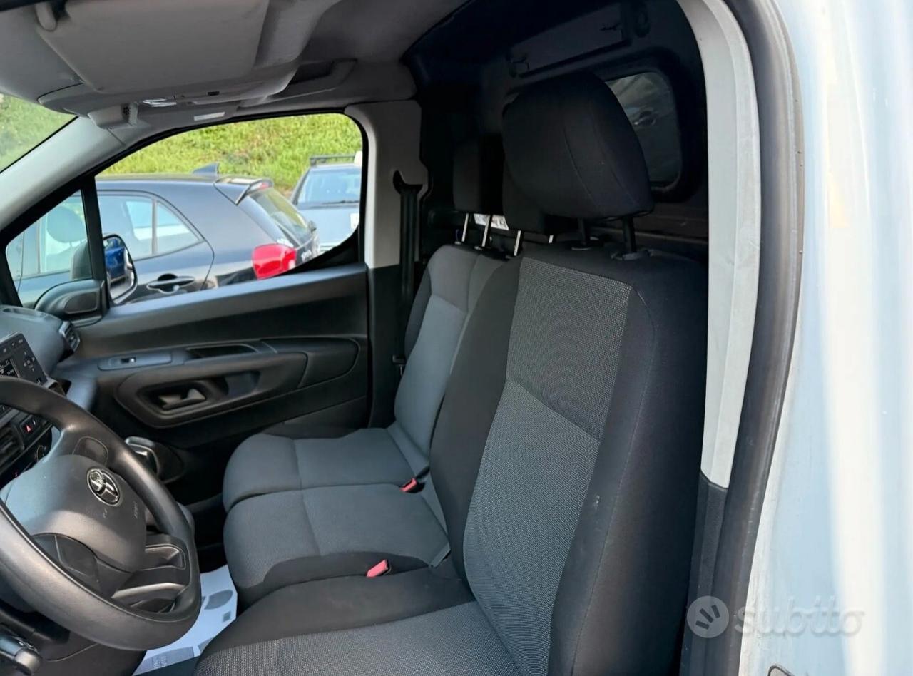 Toyota Proace Verso 1.5D L0 D Lounge