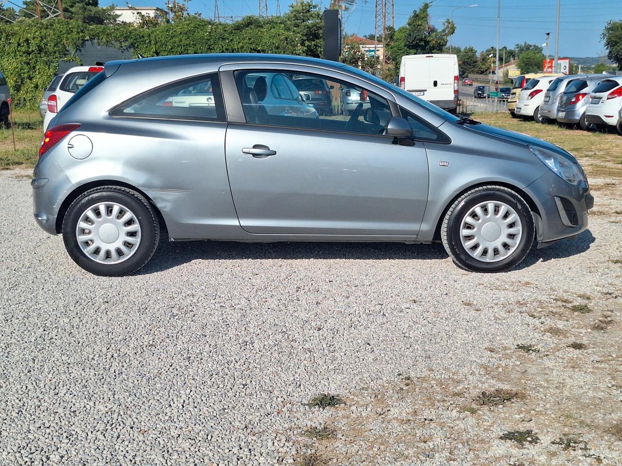 Opel Corsa 2013 1.2 85CV 3 porte GPL €5 24/25€ FA 450KM OCCASIONE