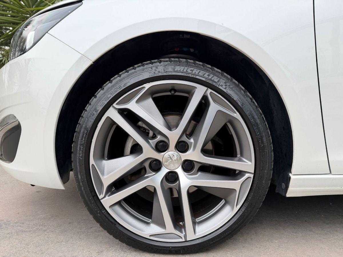 PEUGEOT - 308 - BlueHDi 120 S&S Allure