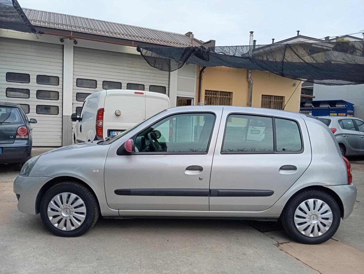 Renault Clio Storia 1.2 5 porte valuto permute