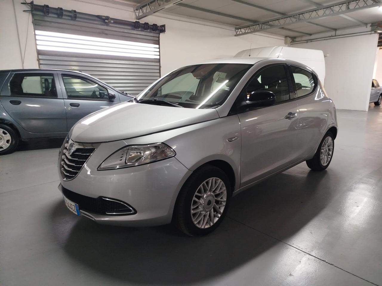 Lancia Ypsilon 1.3 MJT 16V 95 CV 5 porte S&S Silver