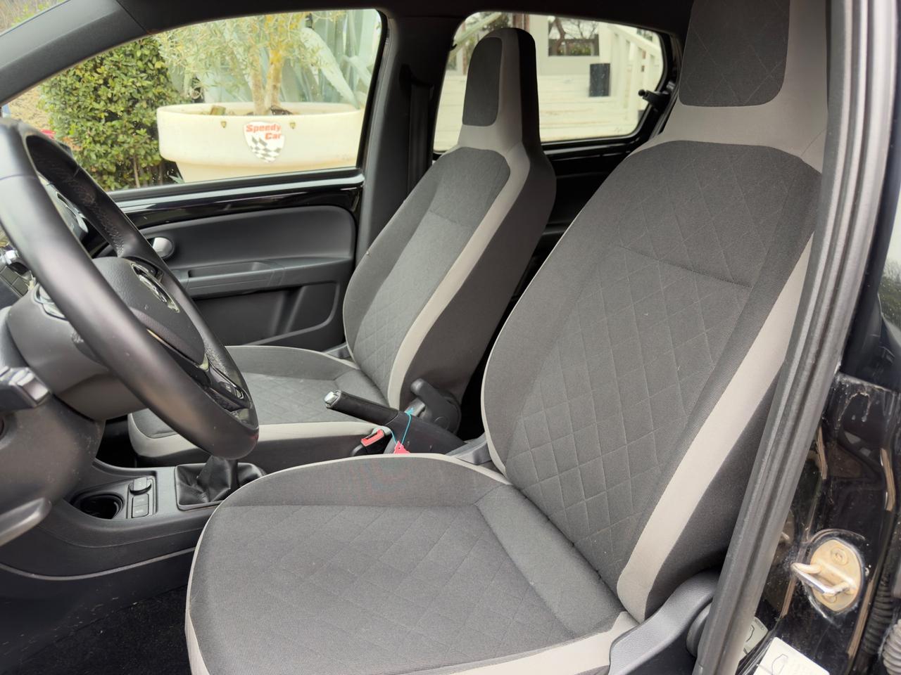 Volkswagen up! 1.0 75 CV 5p. cross BlueMotion Technology