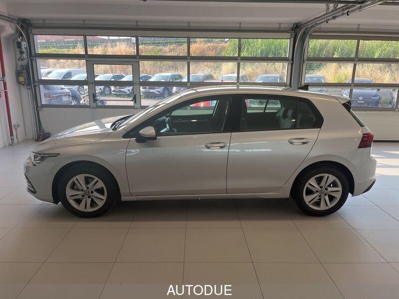 Volkswagen Golf 8 1.0 ETSI EVO LIFE DSG 110 CV