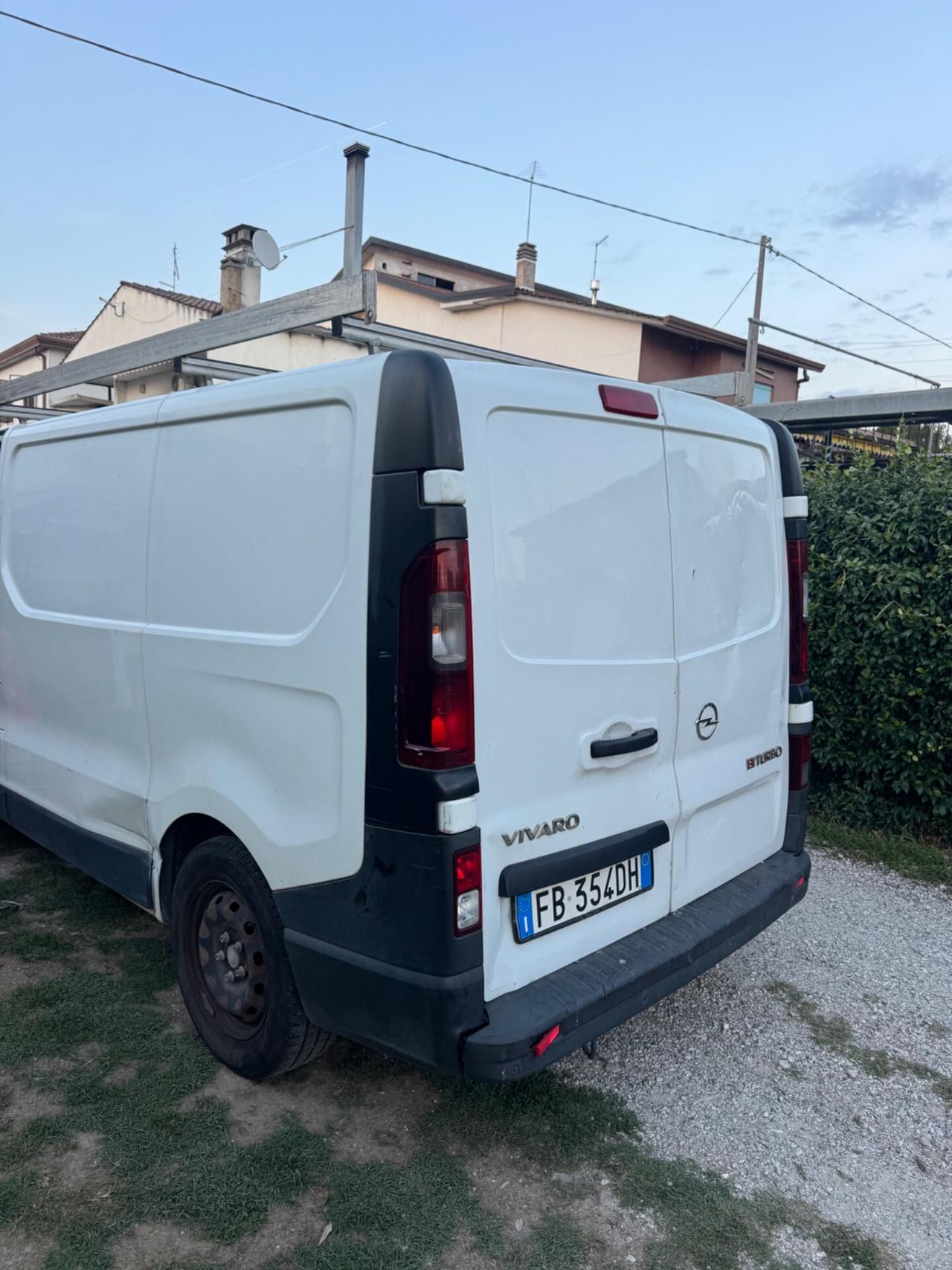 Opel Vivaro 1.6 Bi turbo 2015 motore ok frizione da fare