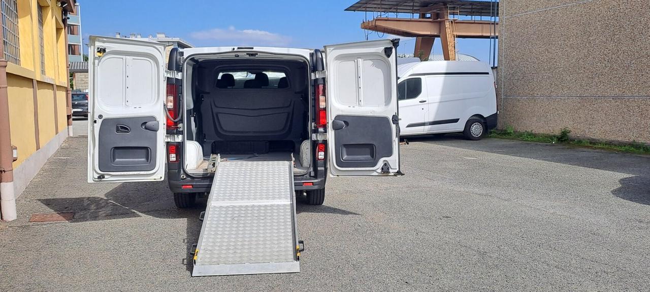 Renault TRAFIC 1.6 DCI 125 CV PASSO LUNGO MAXI - 6 POSTI - CON PEDANA DI CARICO +IVA