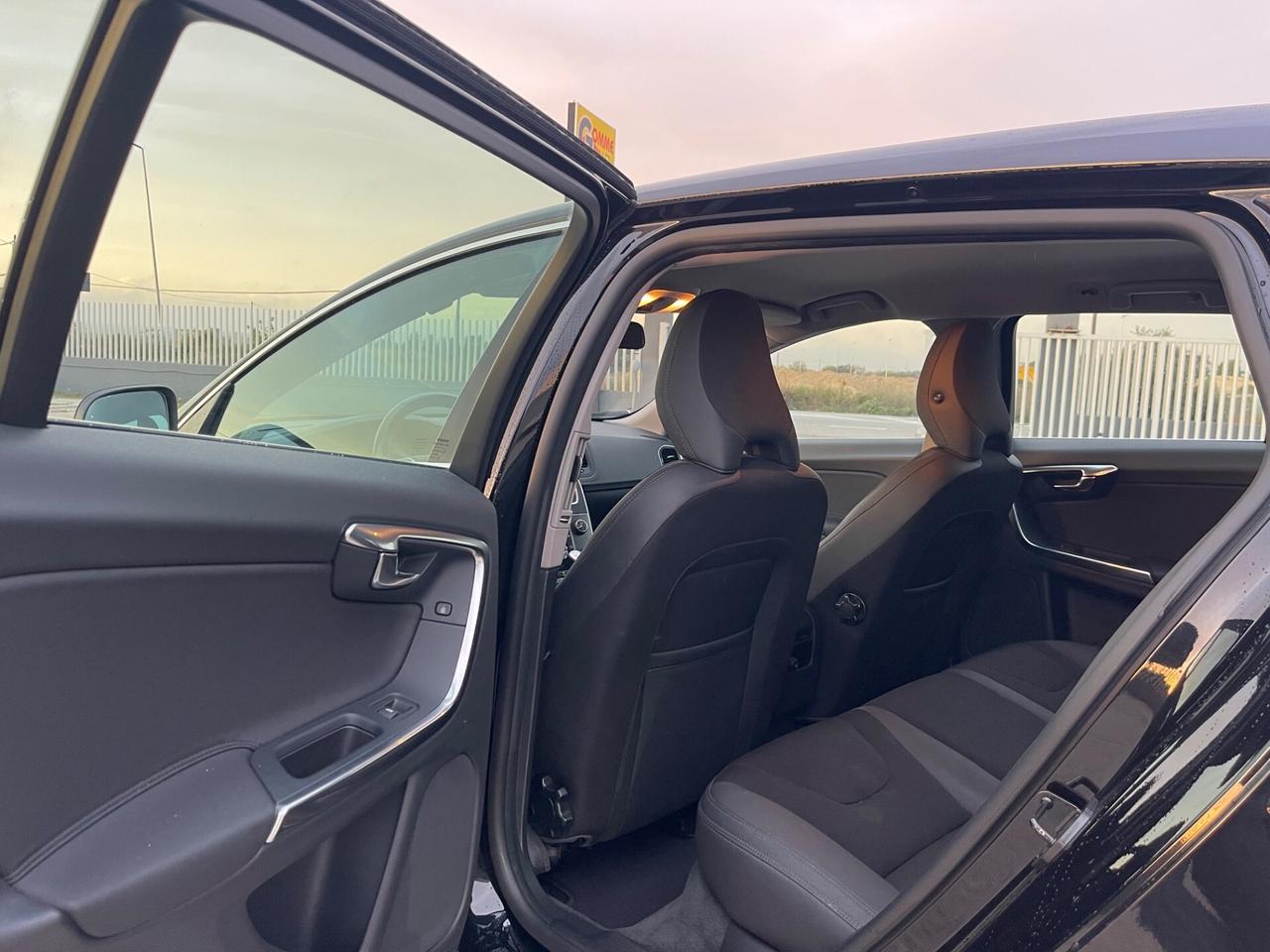 VOLVO V60 2.0 D3 GEARTRONIC FULL MY13 95800KMMM