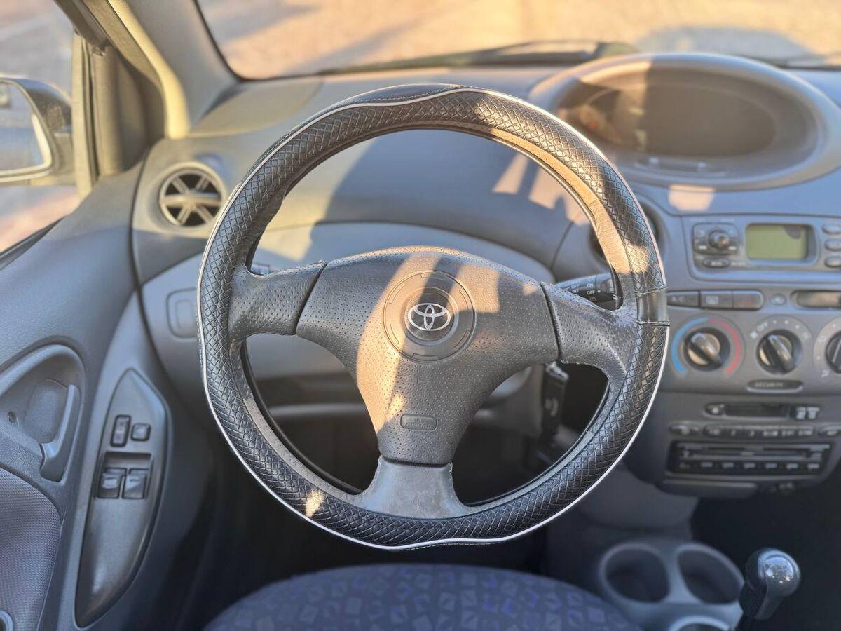 Toyota Yaris 5 Porte 1.3 Luna 5p