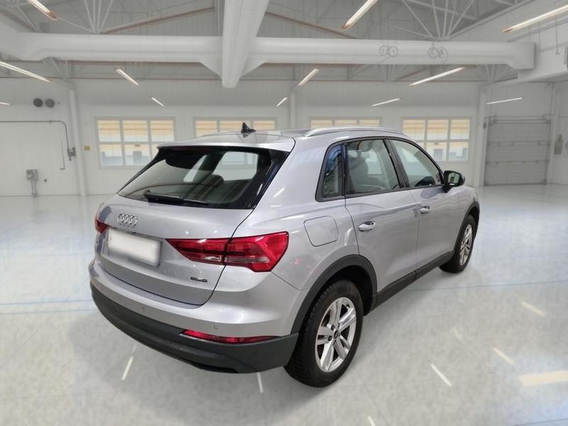 AUDI Q3 40 TDI quattro S tronic Business