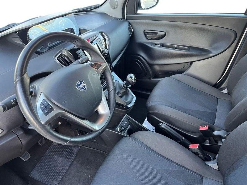 Lancia Ypsilon Ypsilon 1.0 firefly hybrid Gold s&s 70cv