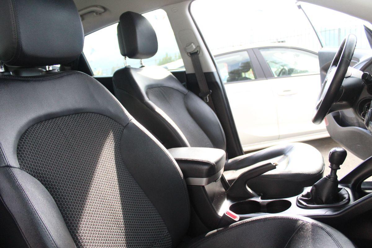 HYUNDAI - iX35 - 1.7 CRDi 2WD Style