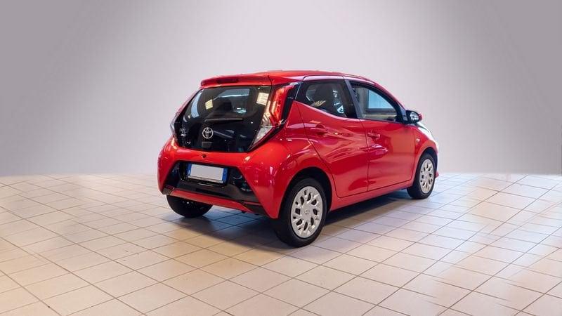 Toyota Aygo Connect 1.0 VVT-i 72 CV 5 porte x-play