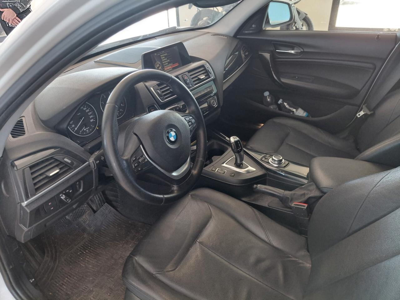 Bmw 118 118d 5p. Urban