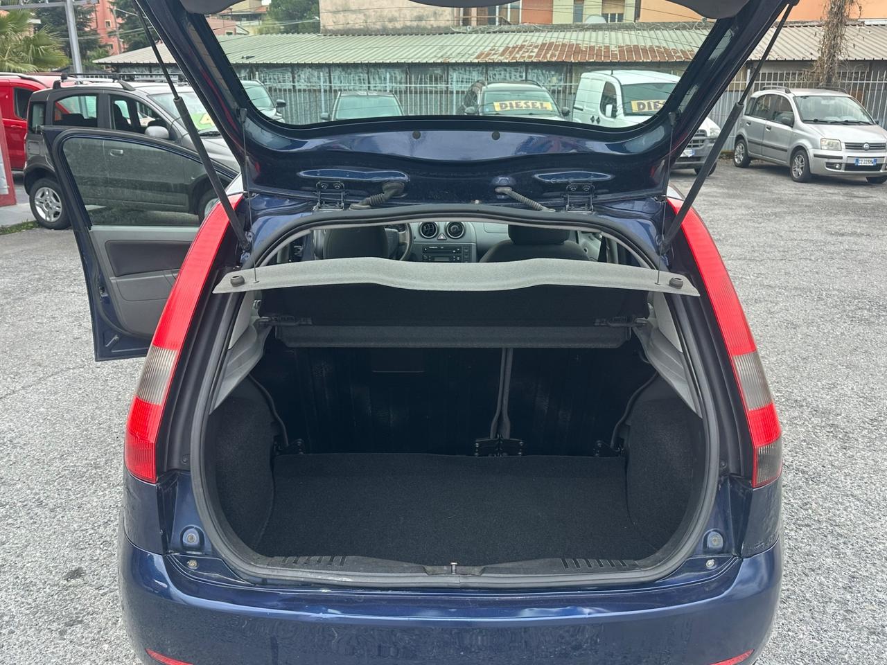 Ford Fiesta 1.4 16V 5p. Ghia