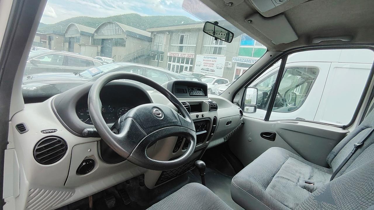 Furgone Nissan Interstar 2.5 Diesel