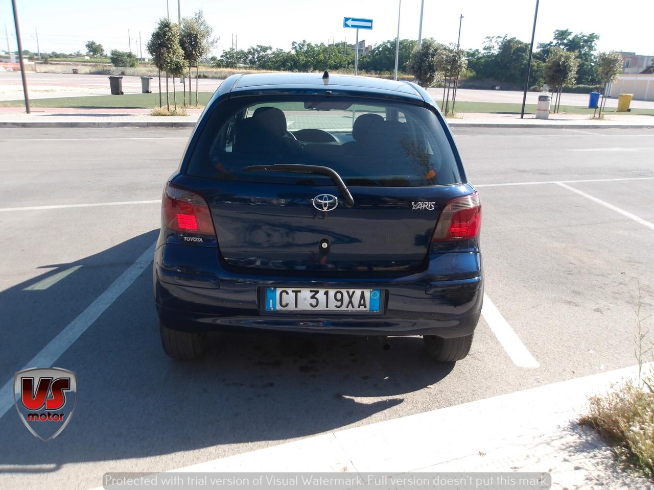 TOYOTA YARIS 1.0 BENZ-2005