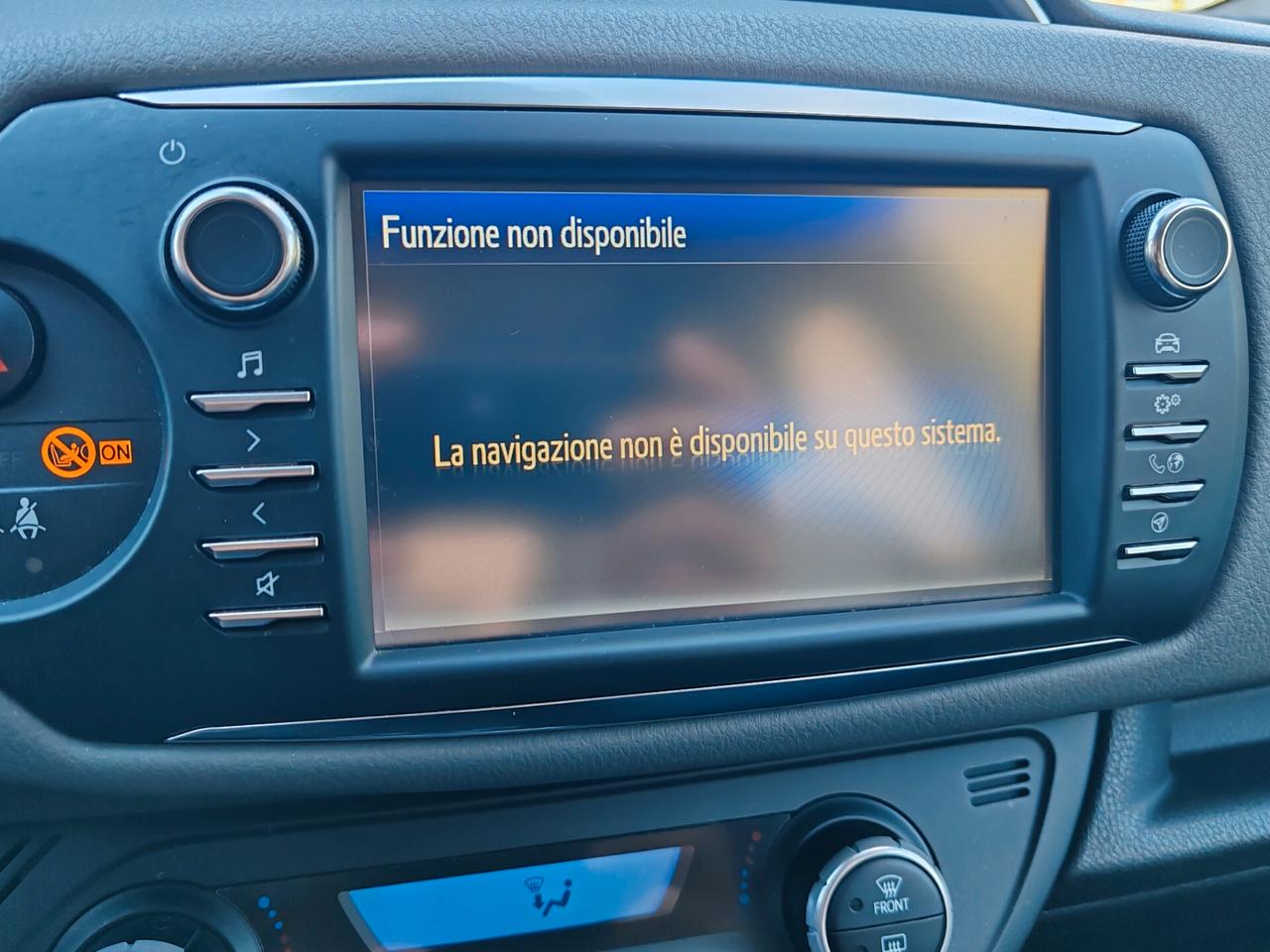 Toyota Yaris 1.5 Hybrid Business