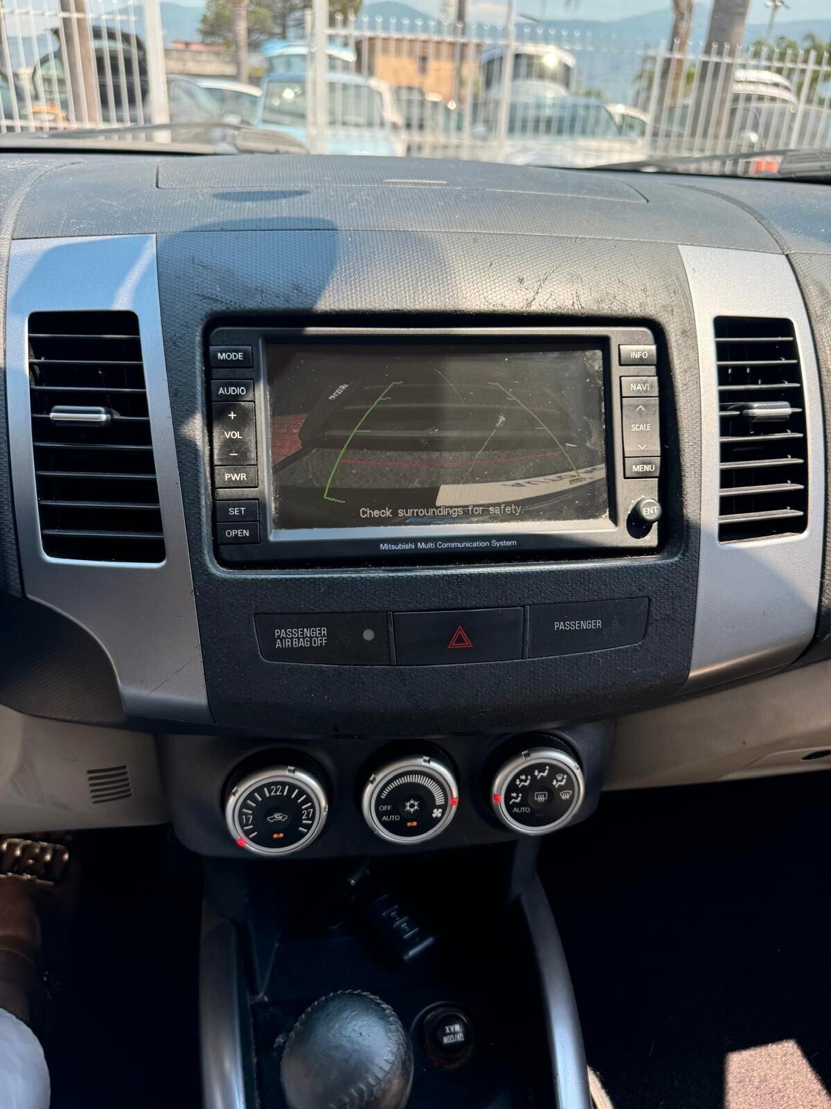 Mitsubishi Outlander 2.2 DI-D Instyle 7 p.ti DPF 4X4