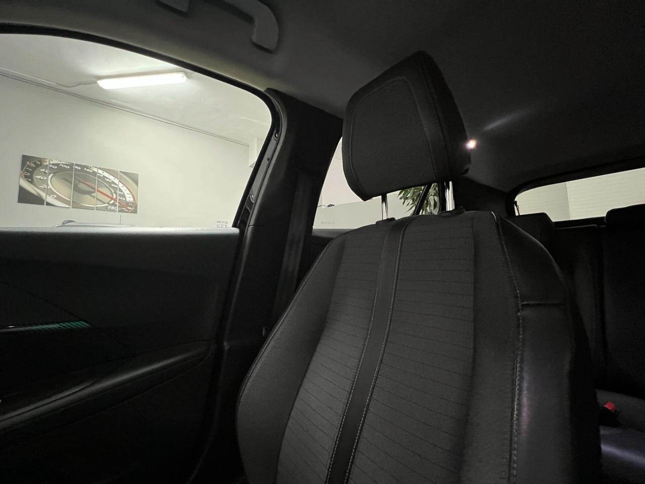 Peugeot 2008 BlueHDi 130 S&S EAT8 Allure