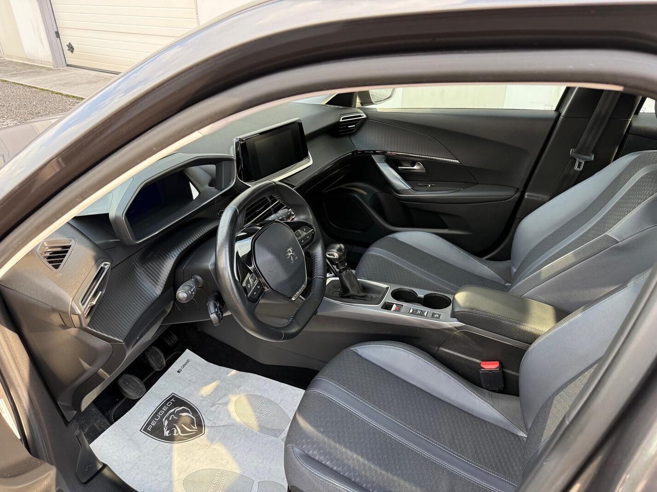 Peugeot 2008 BlueHDi 110 S&S Allure Pack