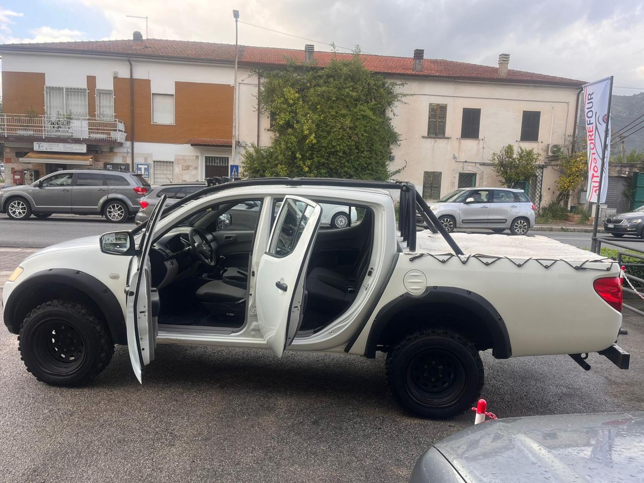 MITSUBISHI L200 2.5 DI-D-136CV DC Invite Plus