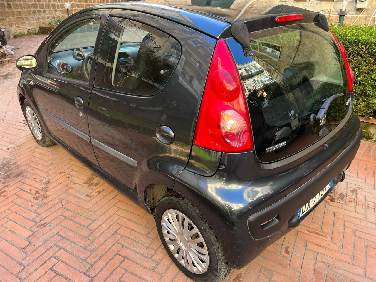 Peugeot 107 1.0 68CV 5p. Sweet Years 2Tronic