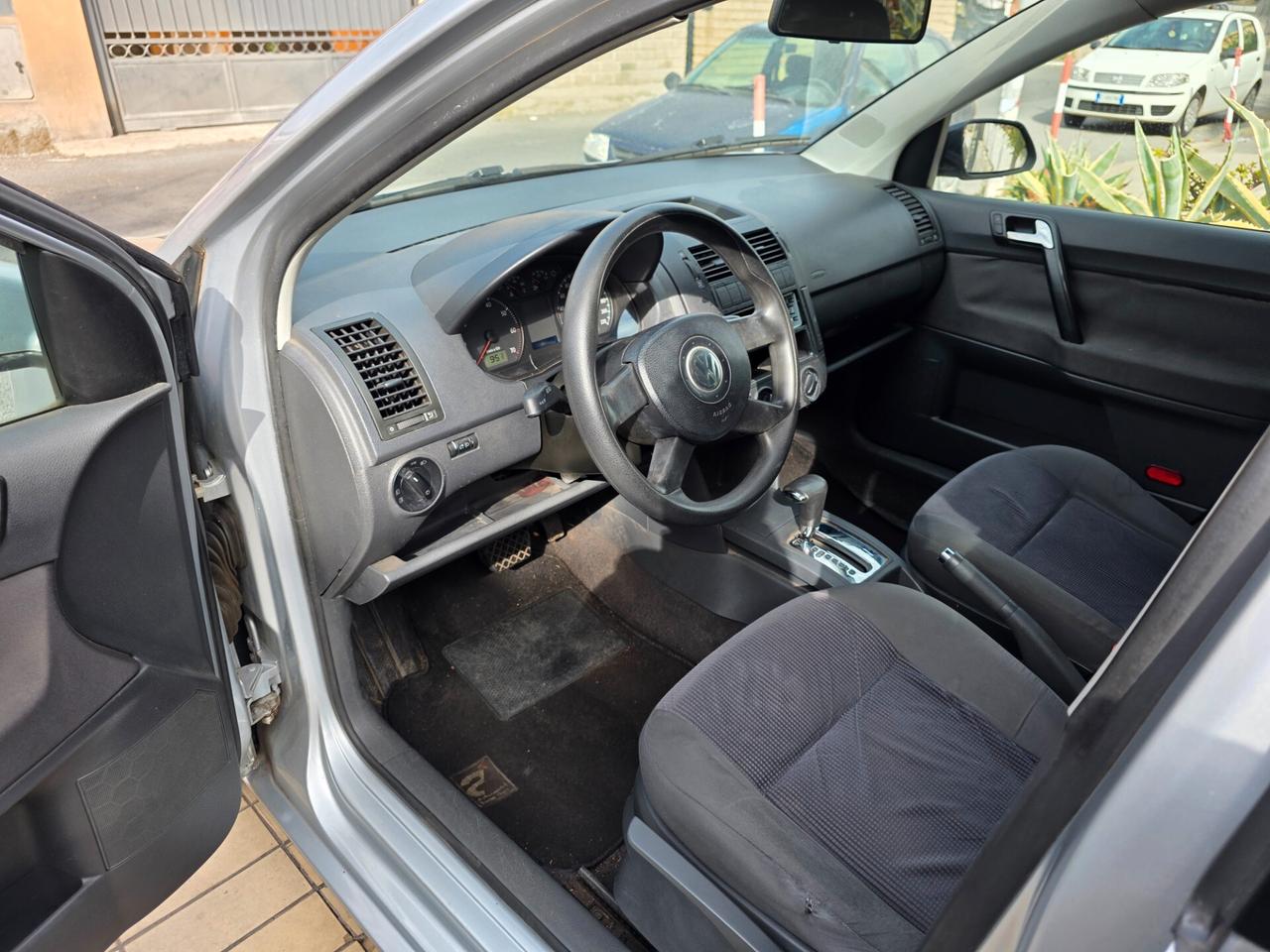 Volkswagen Polo 1.4/75CV 16V 5p. aut. Comfortline