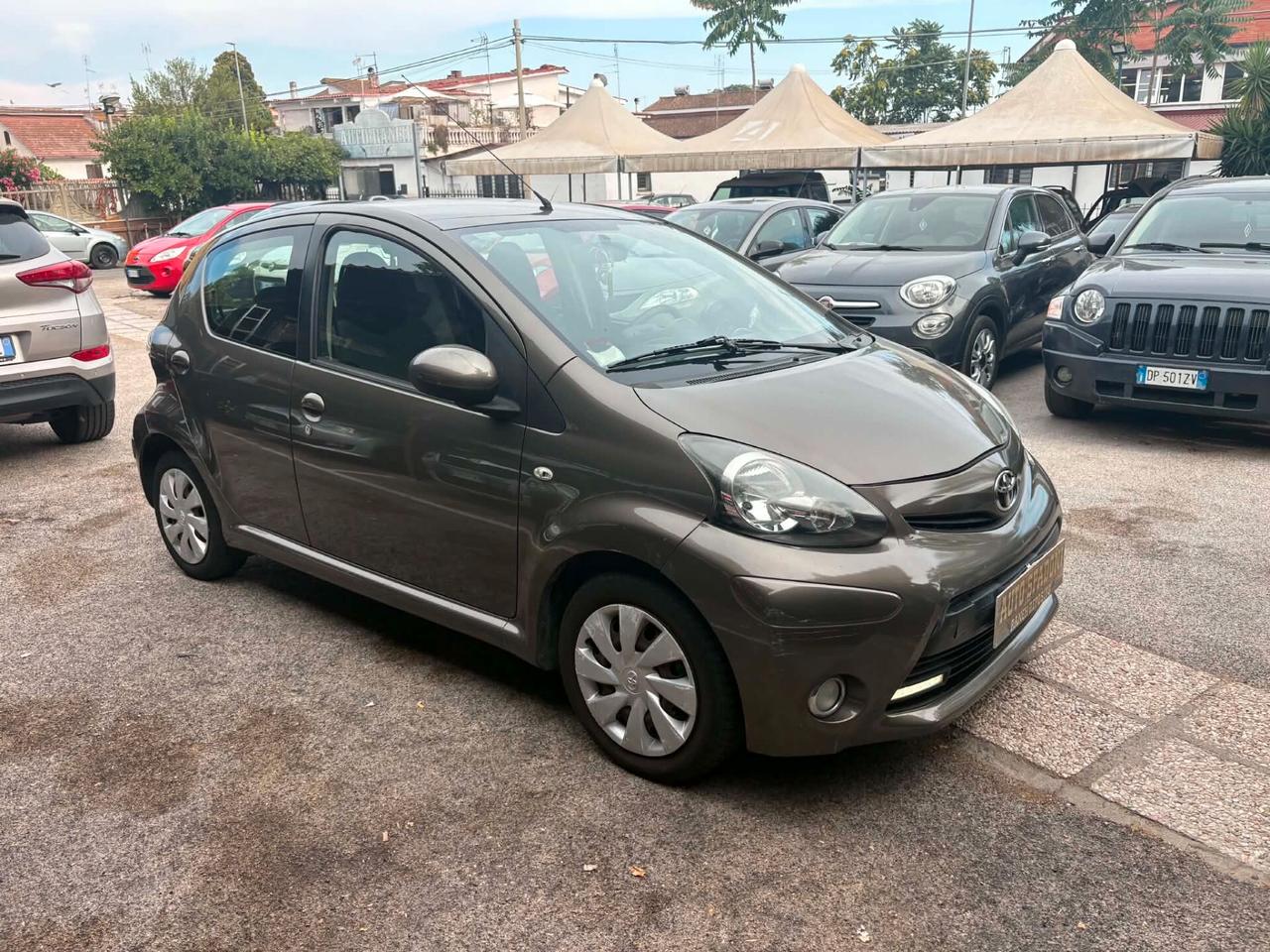 Toyota Aygo 1.0 12V VVT-i 5 porte Lounge Connect MMT