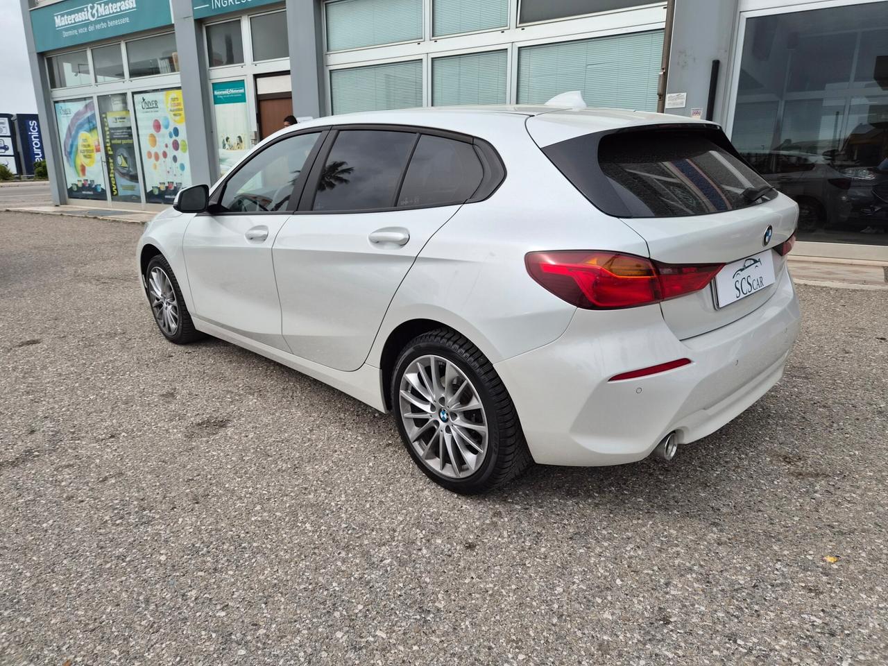Bmw 116 116d 5p. Business Advantage