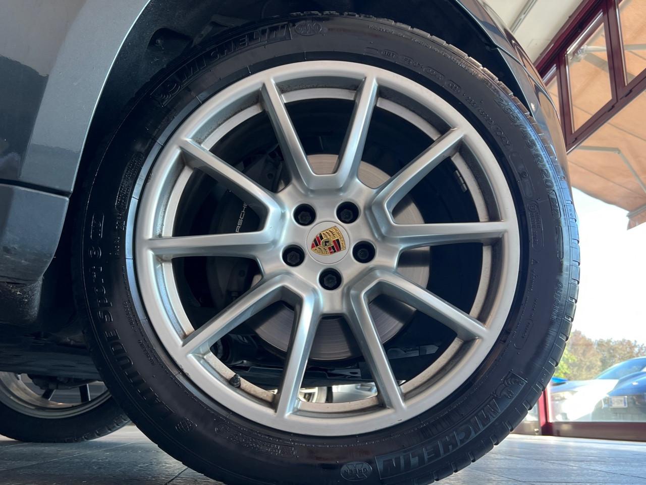 Porsche Macan 2.0 252cv pdk