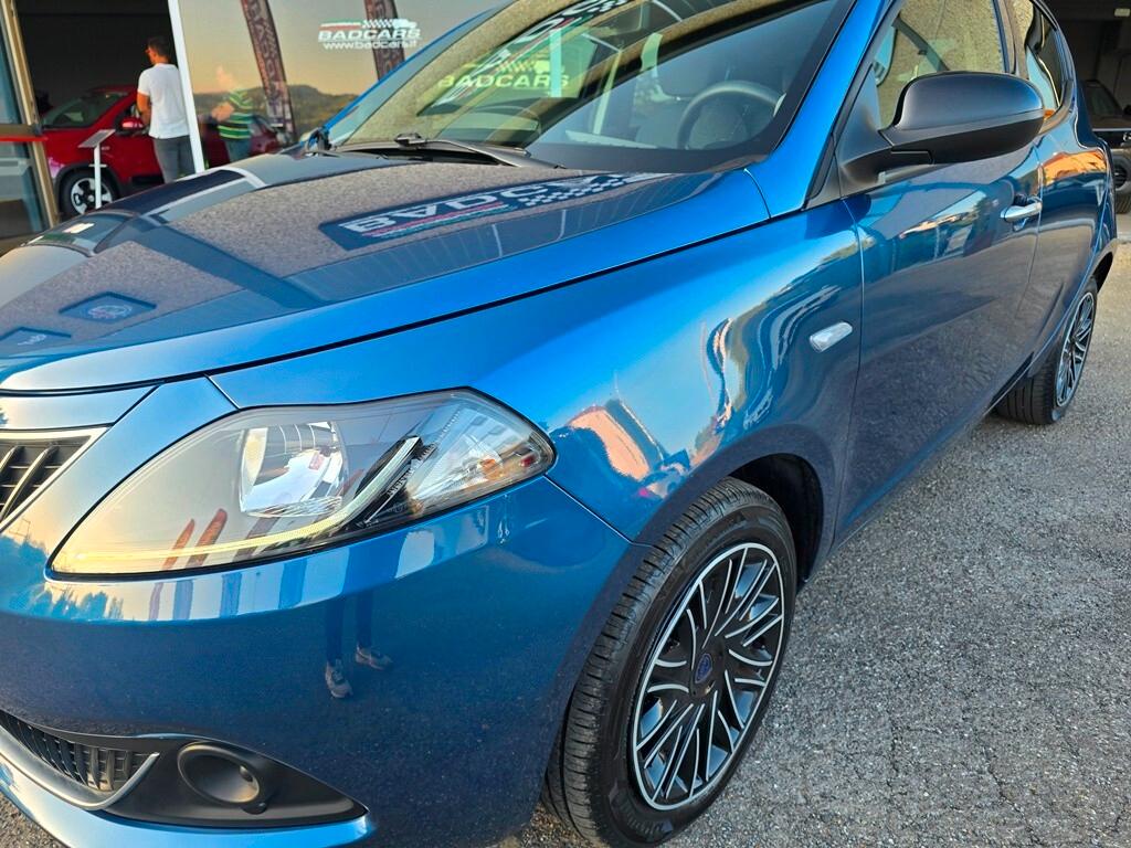 Lancia Ypsilon 1.0 FireFly 5 porte S&S Hybrid Silver Plus