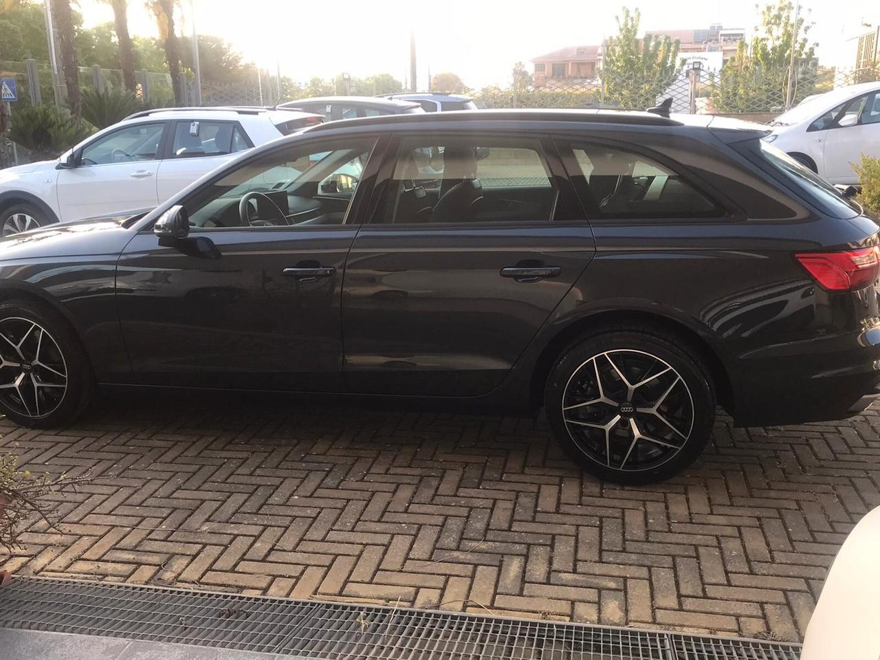 Audi A4 Avant 40 TDI quattro S tronic Business
