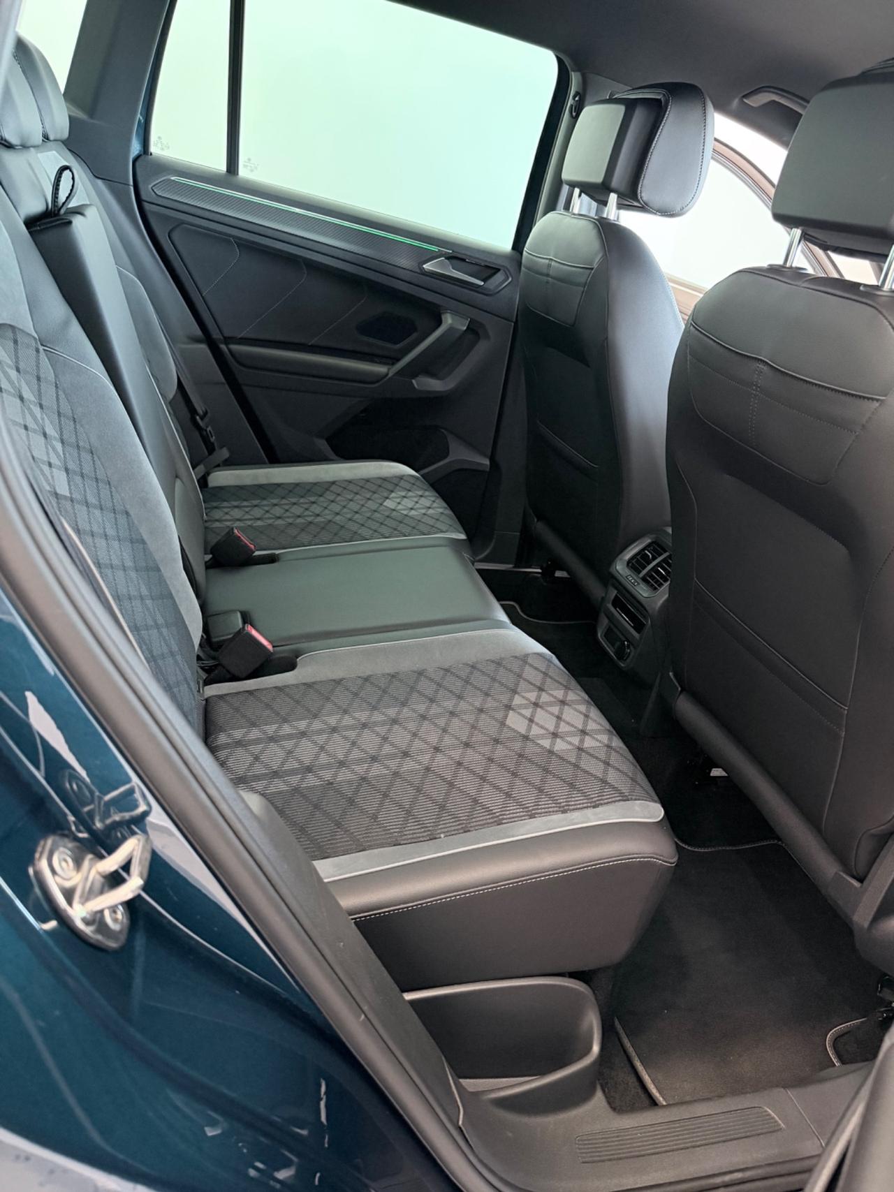 Volkswagen Tiguan 2.0 TDI 150 CV SCR DSG R-Line