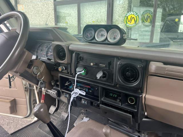 TOYOTA Land Cruiser HZJ78