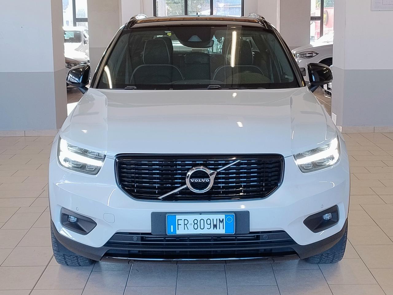 Volvo XC40 D3 AWD R-DESIGN - 2018