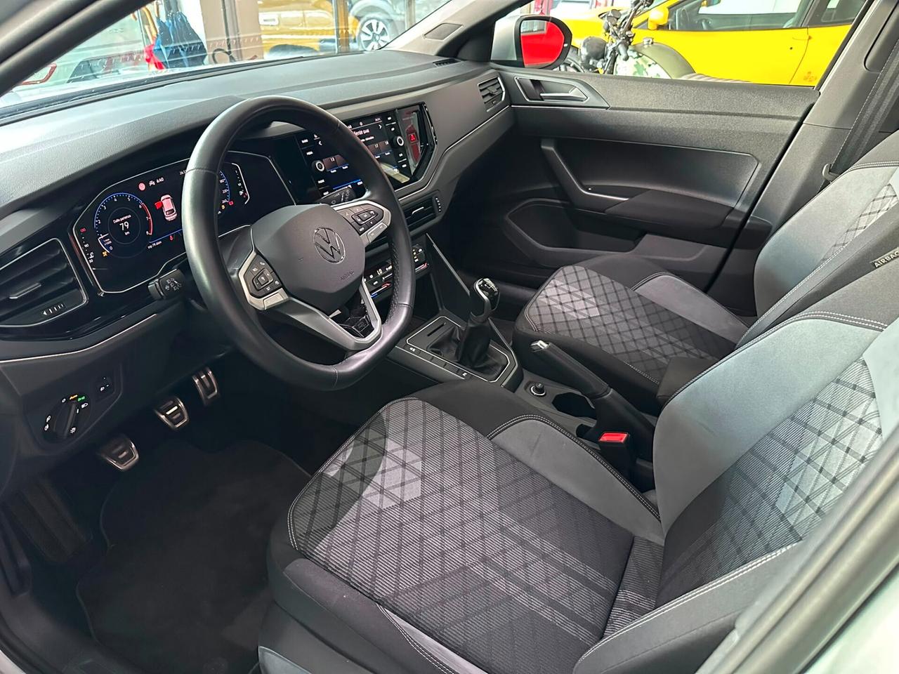VOLKSWAGEN TAIGO 1.0TSI R-LINE TETTO APRIBILE