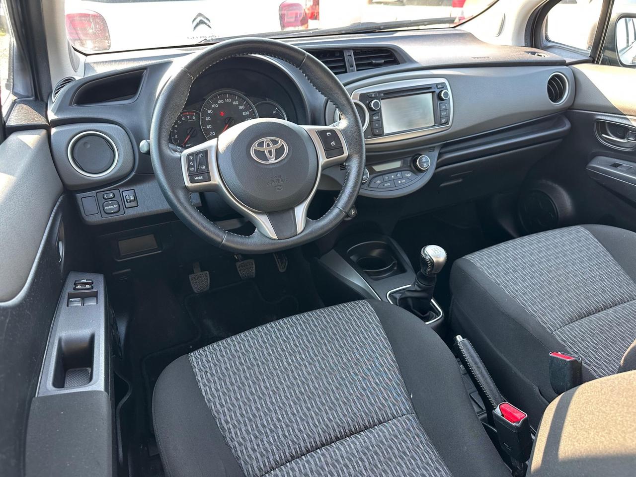 Toyota Yaris 1.0 5 porte Lounge neopatentati