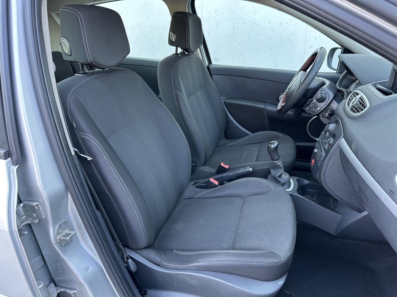 Renault Clio 1.2 16V 5 porte Luxe