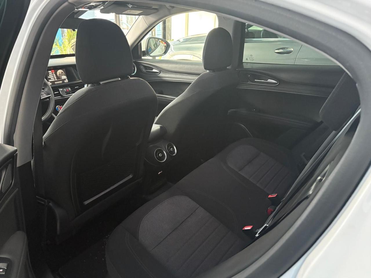 Alfa Romeo Stelvio 2.2 Turbodiesel 180 CV AT8 Q4 Business
