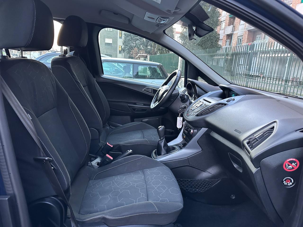 Ford B-Max 1.4 90 CV GPL della casa Titanium