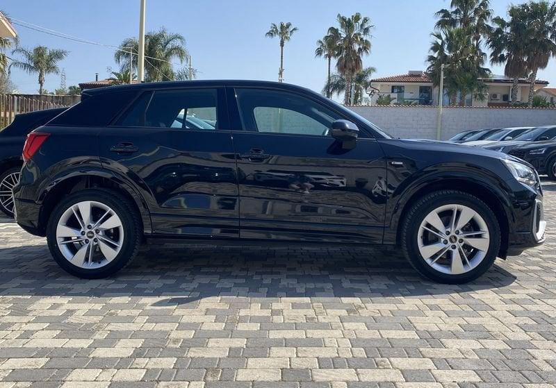 Audi Q2 S Line interno ed esterno 2.0 TDI 150CV s-tronic 35