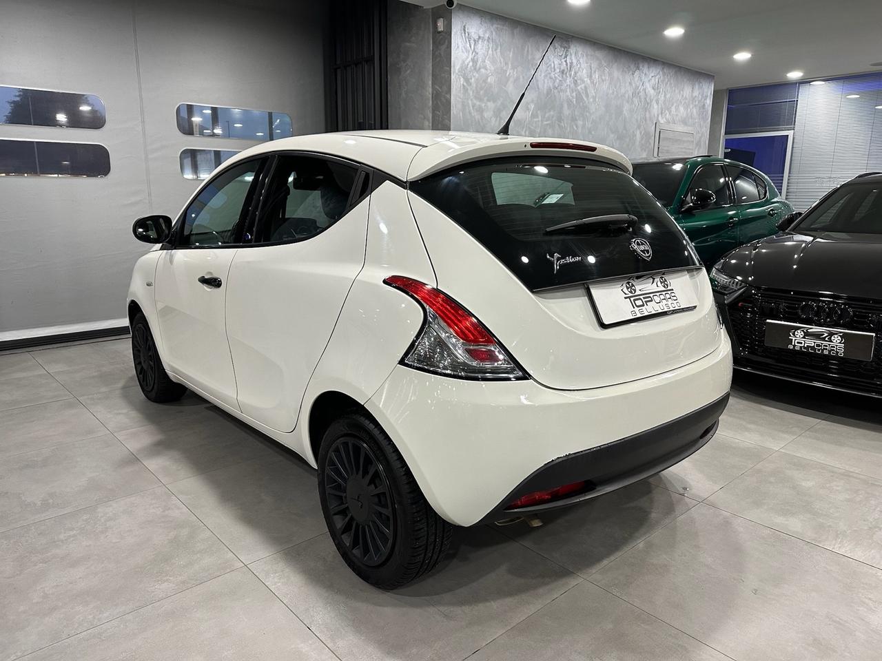 Lancia Ypsilon 1.2 69CV 5 porte GPL NEOPATENTATI